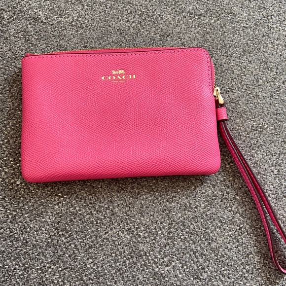 Coach Handbags - Coach Wristlet